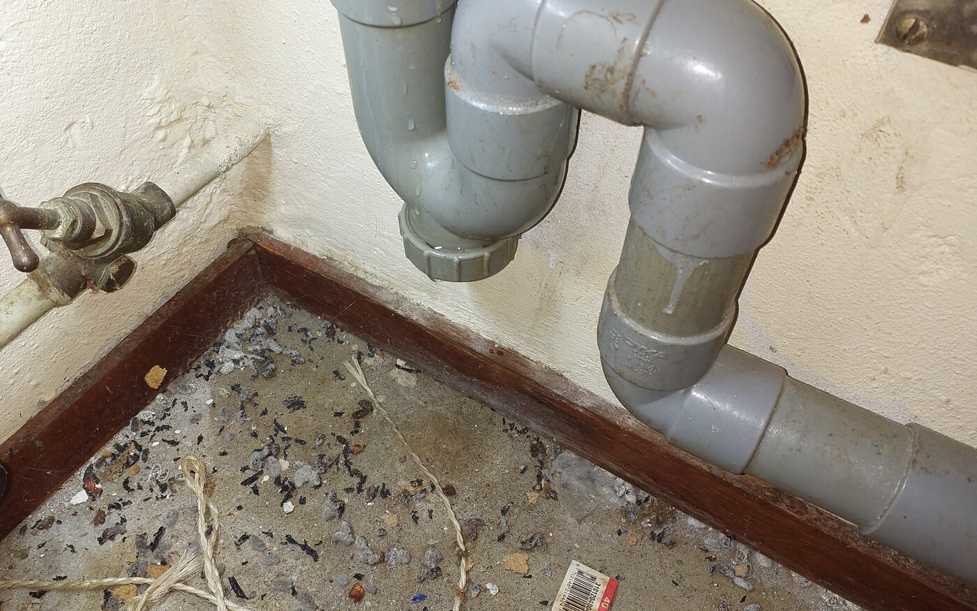 Lekkage opsporen in een vervuilde woning